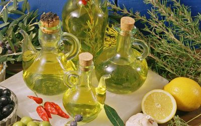 Making aromatic oils at home with extra virgin olive oil Spelunca