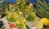 Elaborar aceites aromáticos en casa con aceite de oliva virgen extra Spelunca
