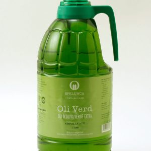 Garrafa de 2 litres d’oli verd fet amb olives arbequines primerenques. Oli d’Oliva Verge Extra Spelunca 100% arbequina